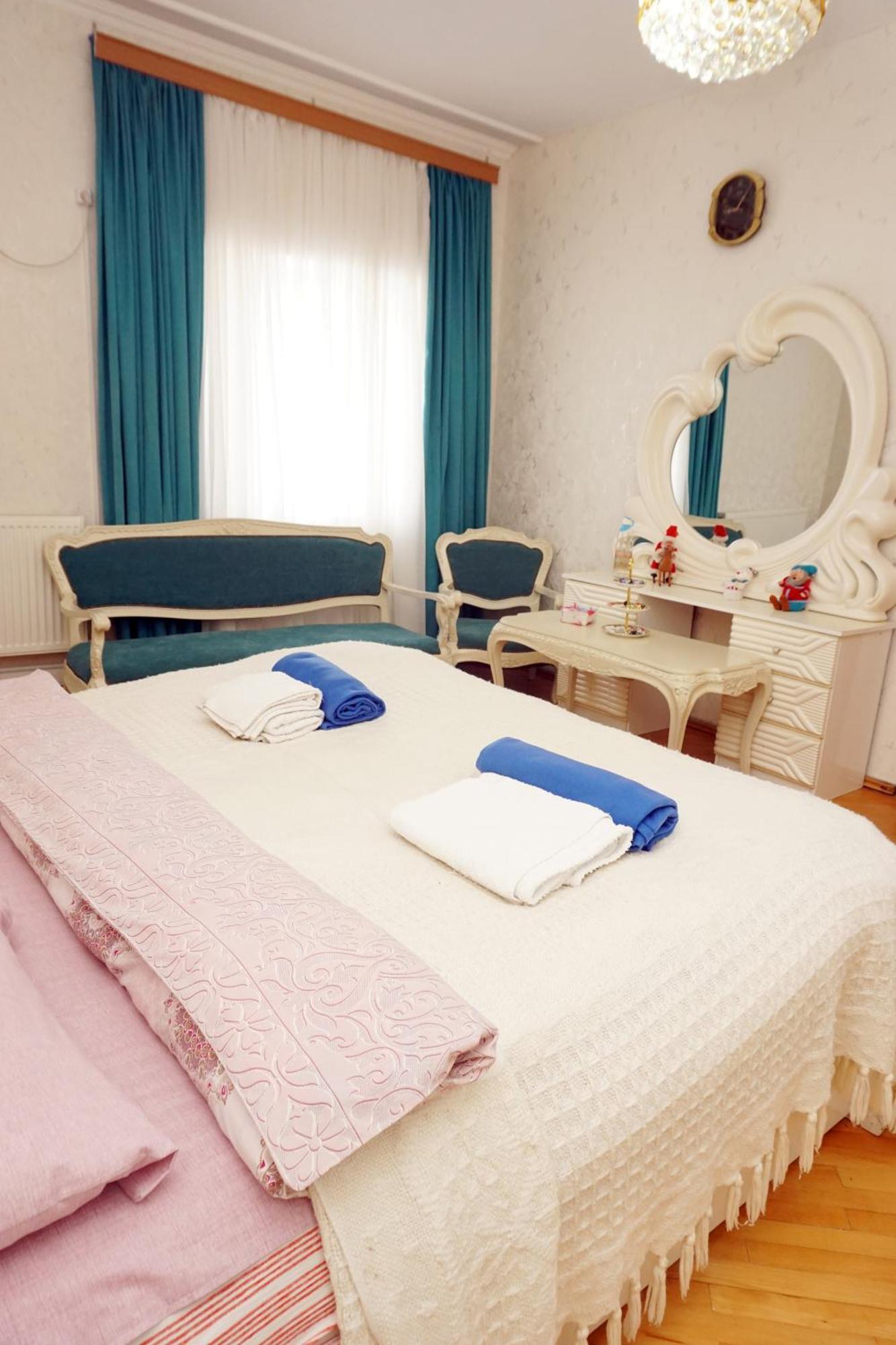 Belas House With Terrace 库塔伊西 外观 照片